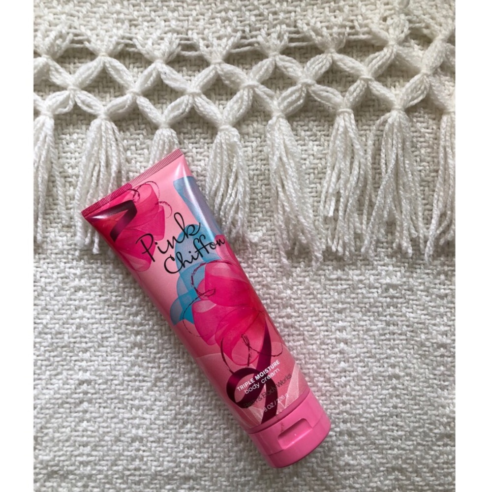 (Brand New) B&BW Pink Chiffon Body Cream (retired)